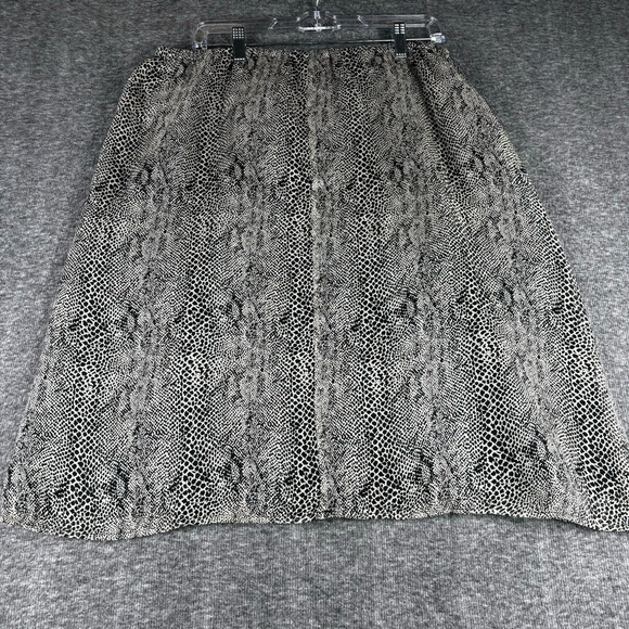 New York City Design Co. Dresses & Skirts - New York City Design Co. Silk Vintage Snake Print Skirt Size 1X